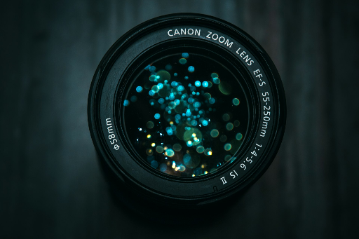 Objectif photo Canon noir 55-250mm